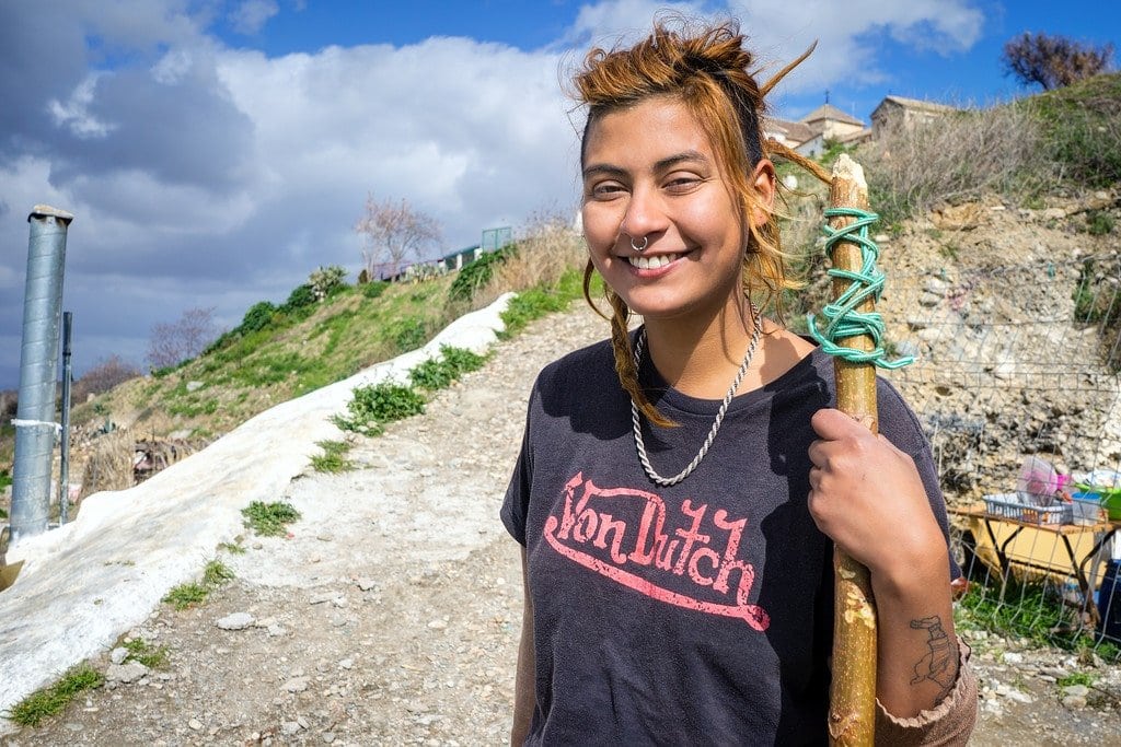 Anais lives in caves in Spain